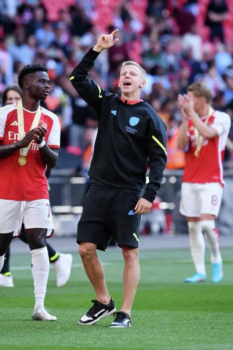 Framed Print : Zinchenko's Emotional Victory: Arsenal's Community Shield Triumph over Manchester City