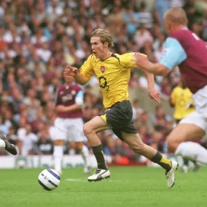 0-0 Stalemate: Alex Hleb at Upton Park, Arsenal vs. West Ham United, FA Premiership, 2005