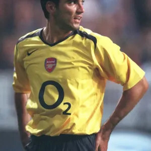 2005-06 Champions League Showdown: Ajax vs. Arsenal - Arsenal's Battle 2005-06 Champions League Showdown: Ajax vs. Arsenal - Arsenal's Battle