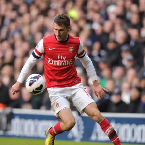 Aaron Ramsey in Action: Arsenal vs. Tottenham Rivalry, Premier League 2012-13