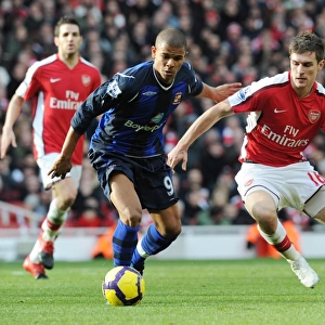 Aaron Ramsey (Arsenal) Frazier Campbell (Sunderland). Arsenal 2: 0 Sunderland