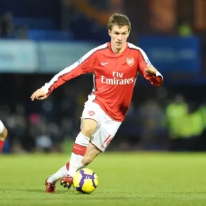 Aaron Ramsey (Arsenal) Richard Hughes (Portsmouth). Portsmouth 1: 4 Arsenal