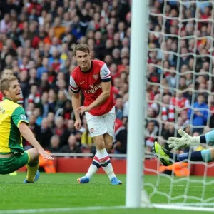 Aaron Ramsey Scores Stunner: Arsenal's 3rd Goal vs Norwich City (2013-14) Aaron Ramsey Scores Stunner: Arsenal's 3rd Goal vs Norwich City (2013-14)