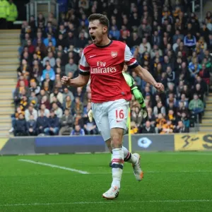 Aaron Ramsey's Euphoric Goal Celebration: Hull City vs. Arsenal, Premier League 2013/14