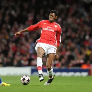 Abou Diaby (Arsenal) Nuno Coelho (Porto). Arsenal 5: 0 FC Porto, UEFA Champions League First Knockout Round, Second Leg, Emirates Stadium, Arsenal Football Club, London, 9 / 3 / 2010. Credit : Stuart MacFarlane / Abou Diaby (Arsenal) Nuno Coelho (Porto). Arsenal 5: 0 FC Porto, UEFA Champions League First Knockout Round, Second Leg, Emirates Stadium, Arsenal Football Club, London, 9 / 3 / 2010. Credit : Stuart MacFarlane /