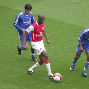 Abou Diaby (Arsenal) Paolo Ferriera and Shaun Wright-Phillips (Chelsea) Abou Diaby (Arsenal) Paolo Ferriera and Shaun Wright-Phillips (Chelsea)