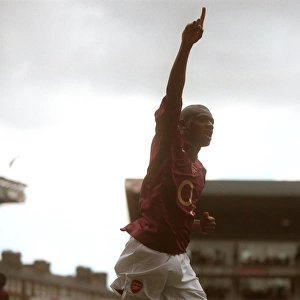 Abou Diaby celebrates scoring Arsenals 5th goal. Arsenal 5: 0 Aston Villa