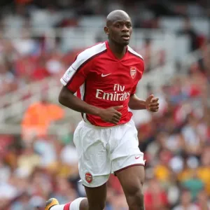Abou Diaby's Debut Marred by Injury: Arsenal's 0:1 Loss to Juventus in Emirates Cup