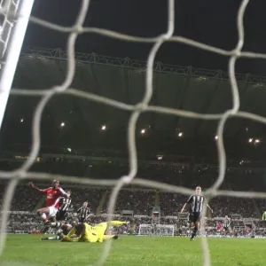 Abou Diaby's Stunner: Arsenal's 2nd Goal vs. Newcastle (3:1)
