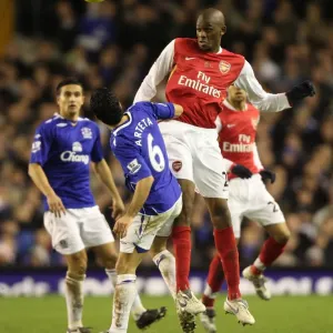 Abu Diaby (Arsenal) Mikel Arteta (Everton) Abu Diaby (Arsenal) Mikel Arteta (Everton)