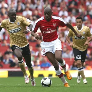 Abou Diaby (Arsenal) Mohamed Sissoko (Juventus) Print, Emirates Cup Match Abou Diaby (Arsenal) Mohamed Sissoko (Juventus) Print, Emirates Cup Match