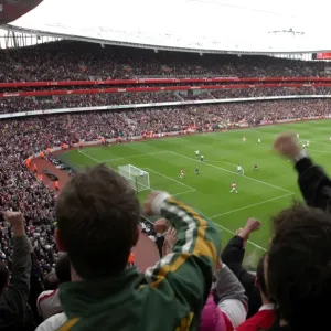 Adebayor's Euphoric Goal: Arsenal Crushes Tottenham 3-0