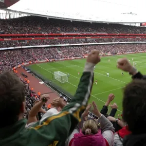 Adebayor's Euphoric Goal: Arsenal's 3-0 Victory Over Tottenham, FA Premiership, 2006