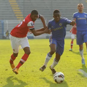 Ainsley Maitland-Niles vs. Kevin Wright: Arsenal U19 vs. Chelsea U19 - NextGen Series Semi-Final, Italy, 2013
