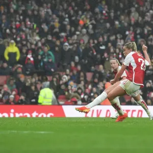 Alessia Russo Scores Dramatic Penalty: Arsenal Women's Exciting 4-3 Victory Over Chelsea Women at Emirates Stadium (December 2023)