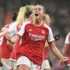 Alessia Russo's Brace Leads Arsenal to Thrilling 4-1 WSL Victory Over Chelsea