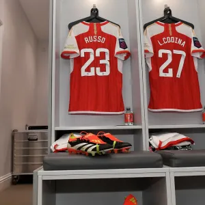 Alessia Russo's New Adidas Boots: Arsenal Women's Changing Room Preparation vs Everton Women (Barclays Women's Super League)