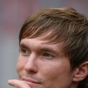 Alex Hleb in Action Print: Arsenal's 2007 Amsterdam Tournament Win