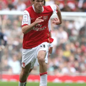 Alex Hleb in Action Print: Arsenal's 2007 Emirates Cup Victory