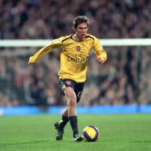 Alex Hleb in Action: Arsenal's Tight Victory Over Fulham (29/11/06)