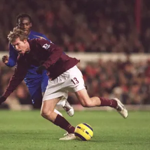 Alex Hleb (Arensal) Micheal Essien (Chelsea). Arsenal 0: 2 Chelsea Alex Hleb (Arensal) Micheal Essien (Chelsea). Arsenal 0: 2 Chelsea