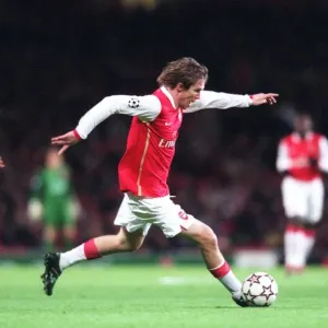 Alex Hleb (Arsenal) Aleksei Berezutskiy (CSKA) Alex Hleb (Arsenal) Aleksei Berezutskiy (CSKA)