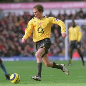 Alex Hleb (Arsenal). Aston Villa 0: 0 Arsenal. FA Premiership Alex Hleb (Arsenal). Aston Villa 0: 0 Arsenal. FA Premiership