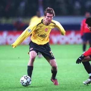 Alex Hleb (Arsenal) Dudu (CSKA) Alex Hleb (Arsenal) Dudu (CSKA)