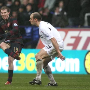 Alex Hleb (Arsenal) Gavin McCann (Bolton)