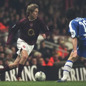 Alex Hleb (Arsenal) Leighton Baines (Wigan). Arsenal 2: 1 Wigan Athletic Alex Hleb (Arsenal) Leighton Baines (Wigan). Arsenal 2: 1 Wigan Athletic