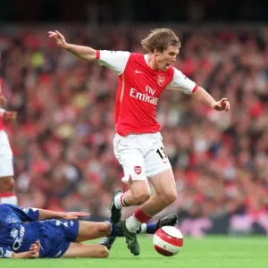 Alex Hleb (Arsenal) Leon Osman (Everton) Alex Hleb (Arsenal) Leon Osman (Everton)