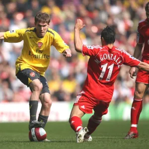 Alex Hleb (Arsenal) Mark Gonzalez (Liverpool)