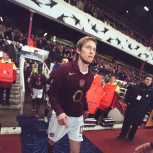 Alex Hleb (Arsenal) walks out onto the pitch. Arsenal 2: 0 Juventus