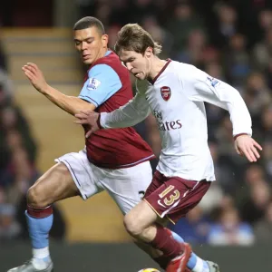 Alex Hleb (Arsenal) Wilfred Bouma (Aston Villa)