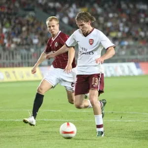 Alex Hleb breaks through the Sparta Prague defence to score the 2nd Arsenal goal Alex Hleb breaks through the Sparta Prague defence to score the 2nd Arsenal goal