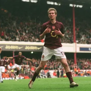 Alex Hleb celebrates scoring Arsenals 1st goal. Arsenal v West Bromwich Albion Alex Hleb celebrates scoring Arsenals 1st goal. Arsenal v West Bromwich Albion