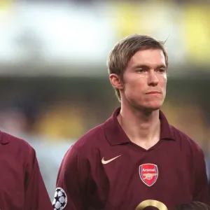 Alejandro Hleb y Mathieu Flamini (Arsenal) se alinean antes del partido Alejandro Hleb y Mathieu Flamini (Arsenal) se alinean antes del partido