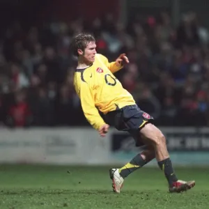 Alex Hleb misses his penalty for Arsenal during the penalty shoot out