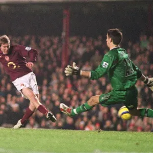 Alex Hleb scores Arsenals 7th goal past Bard Jones (Middlesbrough)