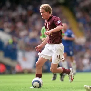 Alex Hleb's Triumph: Arsenal's 1-0 Victory Over Chelsea at Stamford Bridge, 2005 Alex Hleb's Triumph: Arsenal's 1-0 Victory Over Chelsea at Stamford Bridge, 2005