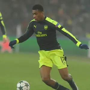 Alex Iwobi in Action: Arsenal vs. FC Basel, UEFA Champions League (2016-17) Alex Iwobi in Action: Arsenal vs. FC Basel, UEFA Champions League (2016-17)