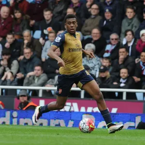 Alex Iwobi in Action: Arsenal vs. West Ham United, Premier League 2015-16