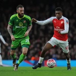 Alex Iwobi Outmaneuvers Steven Fletcher in Arsenal's FA Cup Victory