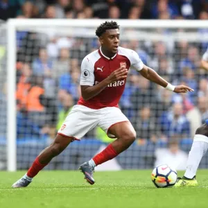 Alex Iwobi vs. N'Golo Kante: Battle at Stamford Bridge - Premier League 2017-18 Alex Iwobi vs. N'Golo Kante: Battle at Stamford Bridge - Premier League 2017-18