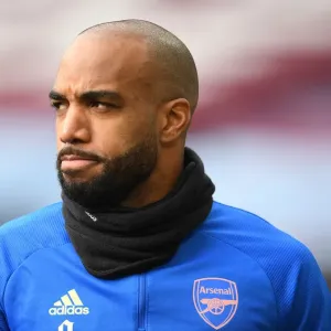 Alex Lacazette Prepares for Aston Villa Showdown at Empty Villa Park (Aston Villa vs Arsenal, 2020-21 Premier League)