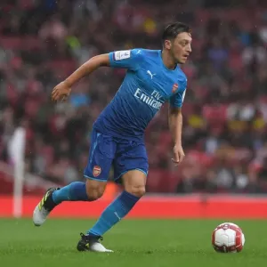 Alex Oxlade-Chamberlain in Action: Arsenal vs SL Benfica, Emirates Cup 2017-18