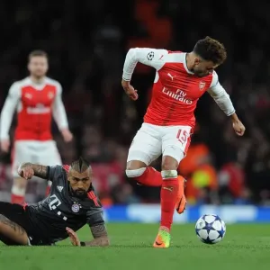 Alex Oxlade-Chamberlain (Arsenal) Arturo Vidal (Bayern). Arsenal 1: 5 Bayern Munich Alex Oxlade-Chamberlain (Arsenal) Arturo Vidal (Bayern). Arsenal 1: 5 Bayern Munich