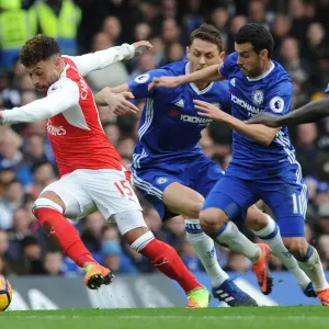 Alex Oxlade-Chamberlain (Arsenal) Nemanja Matic and Pedro (Chelsea). Chelsea 3: 1 Arsenal