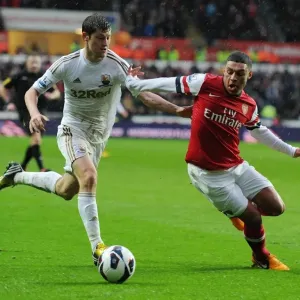 Alex Oxlade-Chamberlain Surges Past Ben Davies in Swansea vs Arsenal Premier League Clash Alex Oxlade-Chamberlain Surges Past Ben Davies in Swansea vs Arsenal Premier League Clash