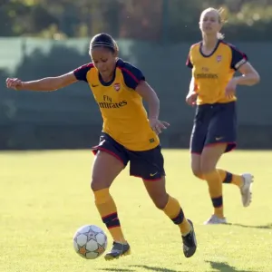 Alex Scott in Action: Arsenal Women Crush Neulengbach 6-0 in UEFA Cup Alex Scott in Action: Arsenal Women Crush Neulengbach 6-0 in UEFA Cup